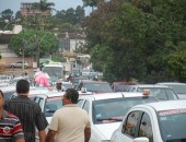 Taxistas voltam a protestar contra ataques à categoria