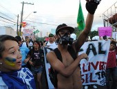 Estudantes e movimentos sociais saem em passeata em Maceió