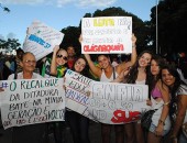 Maceioenses vão as ruas em protesto