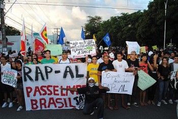 Manifestantes no Centro de Maceió