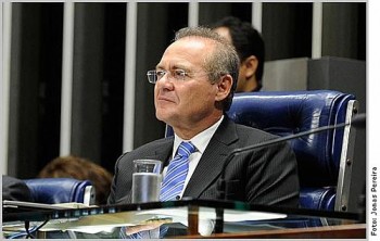 Renan cumpre compromisso e preside sessão que aprova FPE