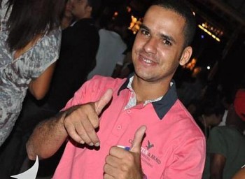 Jovem é assassinado na porta de churrascaria