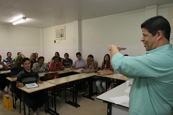 Educação divulga edital para contratação temporária de intérpretes