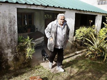 Presidente do Uruguai, José Mujica, em sua chácara perto de Montevidéu