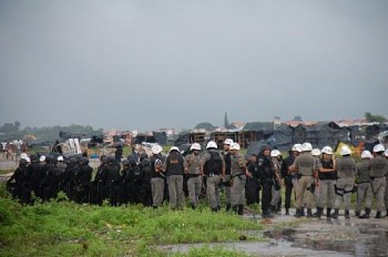 PM cumpre reintegração de posse em terreno da Santa Lúcia