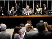 Sessão do Congresso foi presidida pelo senador Renan Calheiros