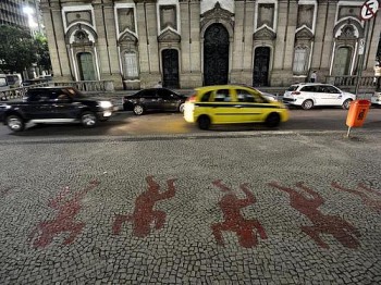 Após 20 anos da Chacina da Candelária, forma de violência policial mudou, dizem organizações