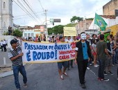 Protesto contra violência levou grupo às ruas de Maceió