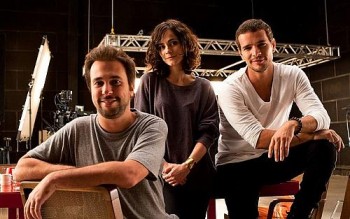 O diretor Felipe Braga e os atores Daniel de Oliveira e Alice Braga, de 'Latitudes'