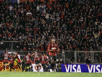 Atlético-PR elimina o Palmeiras