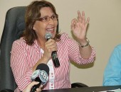 Prefeita Célia Rocha anuncia cortes em salários