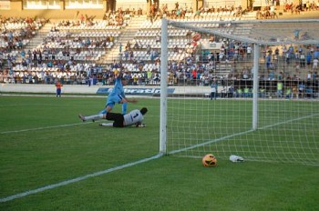 CSA e Juazeirense no Estádia rei Pelé