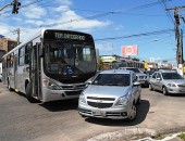 Colisão para o trânsito em cruzamento da Jatiúca