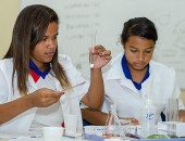 Alunos do Cepa participam de oficina de Biologia e Química