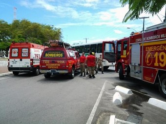 Acidente deixa um preso às ferragens em Pajuçara