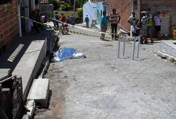 Vítima realiza mudança quando foi atingida pelos disparos