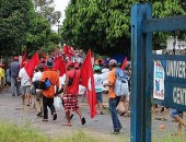 Agricultores montam acampamento na UFAL