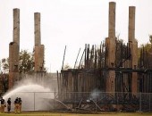 Mansão após ser destruída