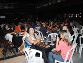 Amigos realizam bingo para médico com doença neurológica