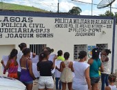 Mães protestam em frente a Delegacia de Joaquim Gomes