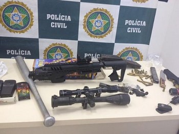 Armas apreendidas durante operação na Maré