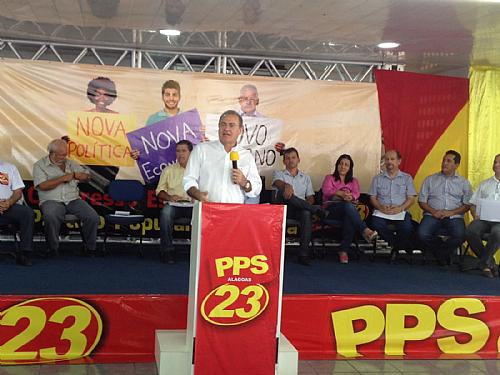 Renan prega união por Alagoas em congresso estadual do PPS