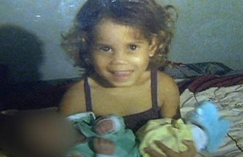 Menina é encontrada morta em fossa, em Aparecida de Goiânia, Goiás