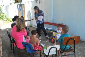 Voluntários realizam atividades nas unidades de acolhimento