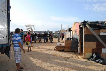 Justiça cumpre reintegração de posse em terreno na Márcio Canuto