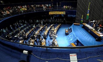 Renan preside sessão do Senado que aprovou a lei da meia-entrada