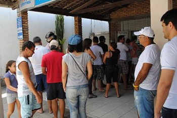 Casas lotéricas lotam no último dia de apostas para a Mega da Virada