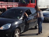 Motoristas receberam panfletos e cartilhas com orientações sobre trabalho infantil