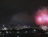 Show pirotécnico na Harbor Bridge e no Opera House, em Sidnei, na Austrália