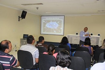 Palestras debatem cuidados com a esclerose múltipla