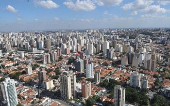 População de Vinhedo ou Valinhos trabalha em grandes empresas de Hortolândia, enquanto população de baixa renda busca emprego no comércio de Campinas