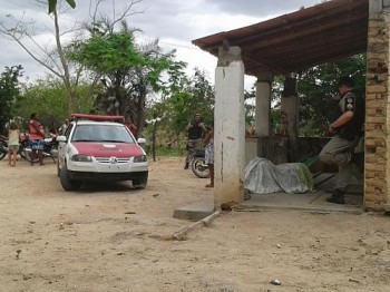 Agricultor é encontrado morto na porta de casa em Inhapi