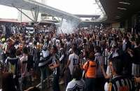 Torcida do Atlético-MG lota aeroporto