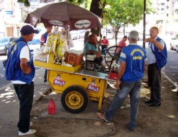 Ambulante deve ter atenção para não obstruir passeio público durante carnaval