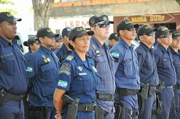 Prefeito entrega coletes balísticos a efetivo da Guarda Municipal