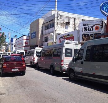 Veículos complementares podem trafegar na faixa azul