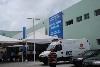 Vítima de arma de fogo foi encaminhadas para o HGE