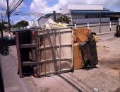 Acidente interrompe o trânsito na Avenida Durval de Góes Monteiro