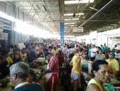 Corrida pelo pescado: consumidores lotam mercado e balanças nesta quinta