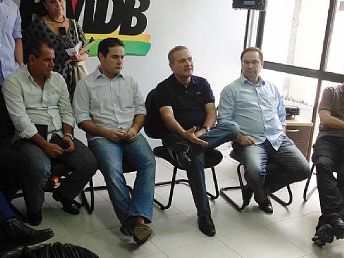 Renan reuniu pré-candidatos do PMDB e marcou para 5 de maio anúncio de nome do partido ao governo