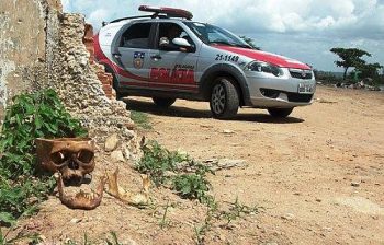 Crânio humano é encontrado no campo da Salgema