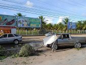 Acidente com três veículos provoca ataque de abelhas e deixa feridos