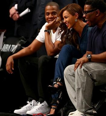 Beyoncé e Jay Z sorridentes