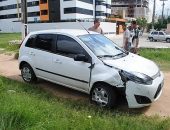 Menores foram apreendidos e carro recuperado; proprietário está desaparecido