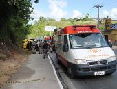 Acidente deixa o trânsito lento na Avenida Leste/Oeste