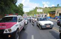 Acidente deixa o trânsito lento na Avenida Leste/Oeste